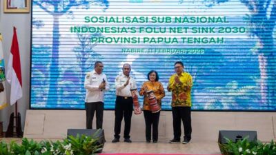 Kemen LHK-Pemprov Papua Tengah Gelar Sosialisasi Indonesia’s Folu Net Sink 2030 28 Pemprov PT Sos Indonesias Folu Net Sink 2030