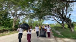 Gelar Kerja Bakti, Polda PBD Bersihkan Sepanjang Ruas Jalan Sandiwon 4 Polda PBD Jumat Bersih di Aimas