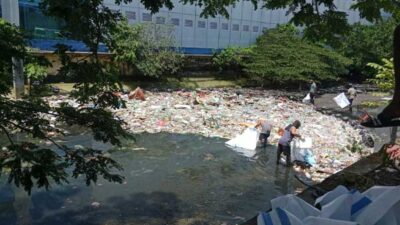 Wali Kota Ambon Soroti Tumpukan Sampah di Sungai Waitomu, Begini Responnya