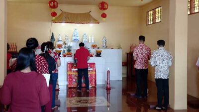 Umat Buddha di Ambon Rayakan Imlek 2577 Kongzili, Ini Harapannya 24 Umat Buddha Ambon Imlek 2026