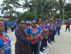Jelang HUT ke 64, YPK Tanam Pohon dan Grebek Sampah di Pantai Holtekamp