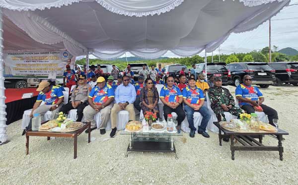 Jelang HUT ke 64, YPK Tanam Pohon dan Grebek Sampah di Pantai Holtekamp 2 YPK Tanam Pohon Grebek Sampah di Holtekam2