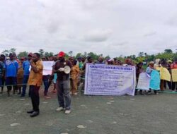 Forum Peduli ASN Mimika Demo Tolak Hasil Rolling Jabatan, Ini Isi Tuntutnya