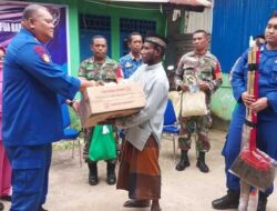 Ditpolairud Polda PBD Sambang Nusa Presisi-Bagi Sembako di Kampung Kokoda Sorong