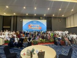 ASTON Sorong Bukber-Berbagi Kasih dengan Lansia dan Anak TPA Ar’Rahman