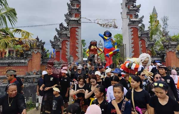 Umat Hindu Sorong Gelar Pawai Ogoh-ogoh Sambut Nyepi: Perkuat Keberagaman 2 IMG 20260318 WA0015
