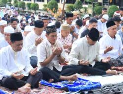 Polda Papua Gelar Salat Id di Lapangan Mako, Wakapolda Turut Hadir Berjamaah