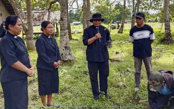 Kades Waesamu Aksi Tanam Bibit di Cengkeh2