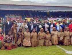Liga 4 Papua Tengah 2025/2026 Resmi Bergulir, Ini Janji Gubernur Meki Nawipa