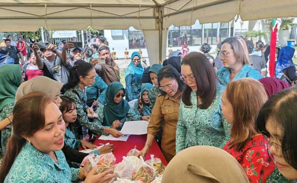 PKK Gandeng OPD Pemkot Ambon Gelar Pasar Murah bagi Masyarakat 1 PKK Ambon Pasar Murah Ramadan