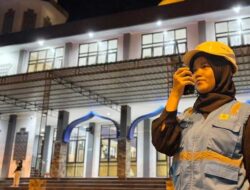 Srikandi PLN Jayapura Ini Lewatkan Lebaran Demi Jaga Terang di Hari Kemenangan