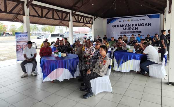 Polda PBD Gandeng Bulog Sorong Gelar Pangan Murah Jangkau Kebutuhan Masyarakat 2 POolda PBD Bulog Sorong Gerakan pangan Murah2