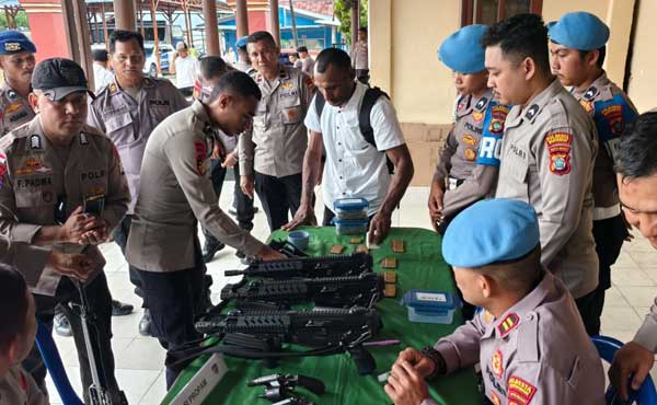 Polresta Manokwari Periksa Senpi Personel