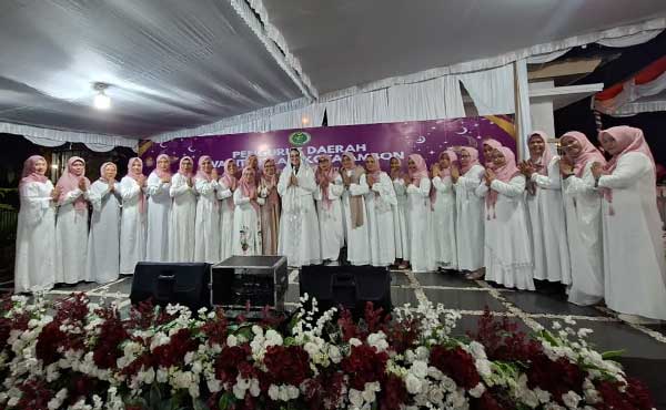 Organisasi Wanita Kota Ambon Gelar Bukber dan Berbagi Infaq, Ini Pesan Lisa Wattimena 3 TP PKK Ambon Gelar Bukber Santunan Infaq