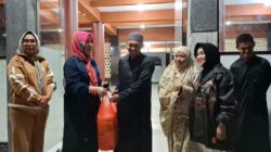 Wawali Ely-IPEMI Maluku Kembali Bagikan 270 Paket Makanan Sahur, Sasar 3 Masjid 10 Wawali Ely IPEMI Maluku Bagi Paket Sahur 3 Masjid