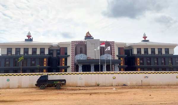 Kantor Pemerintahan PBD Masuki Tahap Akhir, Begini Penjelasan Gubernur 2 kantor gub pbd ist
