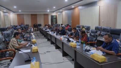 Kinerja Biro Hukum Setda PBD Diapresiasi, Pansus LKPJ Akan Rekomendasikan Ini 28 Pansus LKPJ RDP dengan Pejabat Eselon IV dan staf Biro Umum Setda PBD, Kamis (9/4/2026)/Foto: KENN