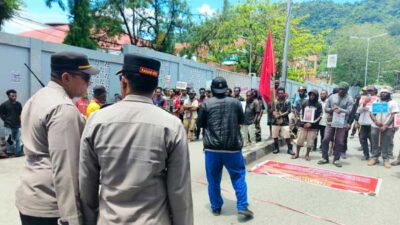 Aksi demo FIMWP Abepura