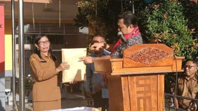 Waket DPRD Maluku Awali Ujian Sekolah di SMAN 3 Ambon, Beri Pesan Ini 27 Asis Sangkala Buka Sampul Ujian SMAN 3 Ambon