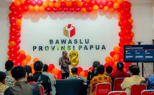 Peluncuran Buletin Tabura-Rumah Data di Puncak HUT ke 18 Bawaslu 3 Bawaslu Papua Puncak HUT ke 18 3