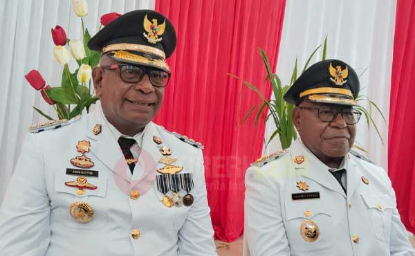 Bupati JR Wabuo EK baju dinas