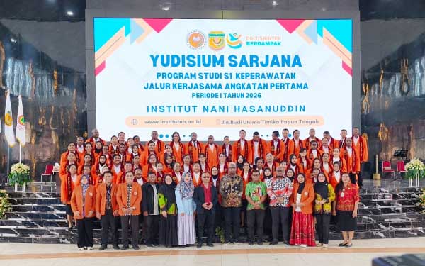 Bupati JR Yudisium 66 Lulusan Institut Nani Hasanuddin Mimika