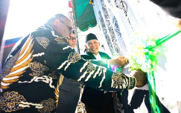 Gub PT Resmi Ponpes Sekolah di Nabire