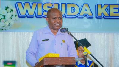 Pesan Gubernur Papua Tengah ke 22 Lulusan STIMIK Pesat Nabire: Teruslah Belajar ! 19 Gub PT Wisuda Sarjana STIMIK Pesat Nabire