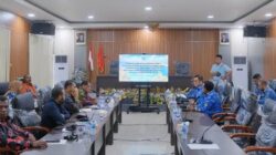 Rapat Dengar Pendapat (RDP) Pansus LKPJ Gubernur tahun 2025 dengan Biro Pemerintahan, dan Kesra di ruang rapat DPRP, Kamis (9/4/2026)/Foto: KENN