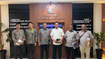 Pemkot Sorong Usulkan Tiga Proyek Infrastruktur Vital ke Kementrian PU 35 Wakil Wali Kota Sorong, H. Anshar Karim bersama rombongan Pemkot Sorong mengunjungi Kantor Kementrian PU di Jakarta, Kamis (9/4/2026)/Foto: Ist
