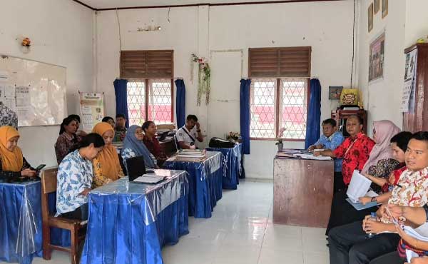 Kadis Dik Alex Welerubun Sidak ke SD2