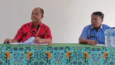 Kadisdik Mimika Alex Wlerubun Dengar Keluhan Guru