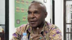 Kepala DPMPTSP Mimika Marselino Mameyau