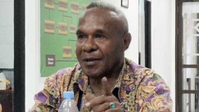 Kepala DPMPTSP Mimika Marselino Mameyau