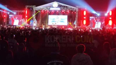 Konser PVJ di Alun-alun Aimas Sukses Hipnotis Ribuan Masyarakat Sorong