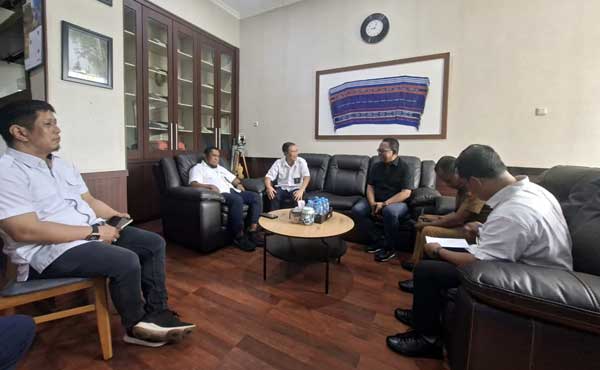 Legislator Mairuhu Temui BWS Mal Sungai Wailala