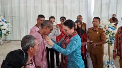 Lisa Watimmena Launcching Sekolah Lansia Elim