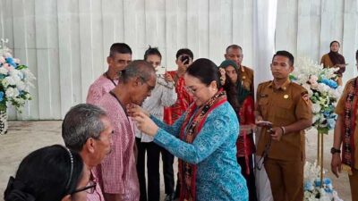 Lisa Watimmena Launcching Sekolah Lansia Elim