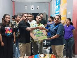 Momen Paskah, Legislator Maria Jitmau Motivasi Mahasiswa Maybrat: Raihlah Cita-cita !