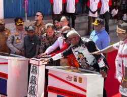 Resmikan Kopdes Merah Putih di Atuka, Menkop Puji Bupati-Wabup Mimika  