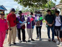 Kadistrik Merlyn Pimpin Aksi “Gebrak Jentik” Lawan Malaria di Mimika Baru