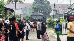 3 Unit AWC Polri-Damkar Kolaborasi Padamkan Si Jago Merah di Kotaraja 4 Mobil AWC Damkar Kota Tangani Kebakaran di Kotaraja