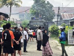 3 Unit AWC Polri-Damkar Kolaborasi Padamkan Si Jago Merah di Kotaraja
