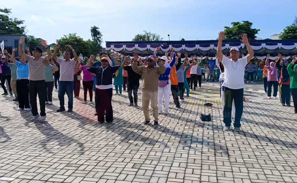Senam Sehat-Pemeriksaan Kesehatan Gratis Warnai Momen HKG PKK ke 54 di Kota Sorong 1 PKK Kota Sorong Senam Pemeriksaan Kes Gratis