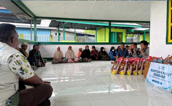 PLN Salurkan Paket Sembako di 11 Lokasi