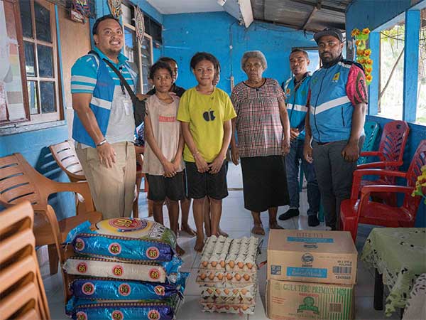 PLN Salurkan Paket Sembako di 11 Lokasi3