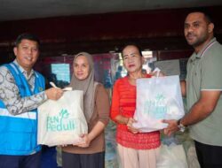 PLN Bantu Ringankan Warga, Salurkan Ribuan Paket Sembako ke Papua Barat