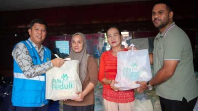 PLN Bantu Ringankan Warga, Salurkan Ribuan Paket Sembako ke Papua Barat 34 PLN Salurkan Ribuan Sembako ke Papua Barat