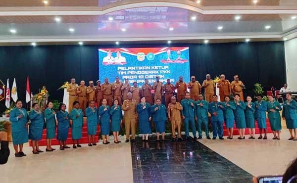 Pelantikan 18 Ketua PKK Distriok se Mimika