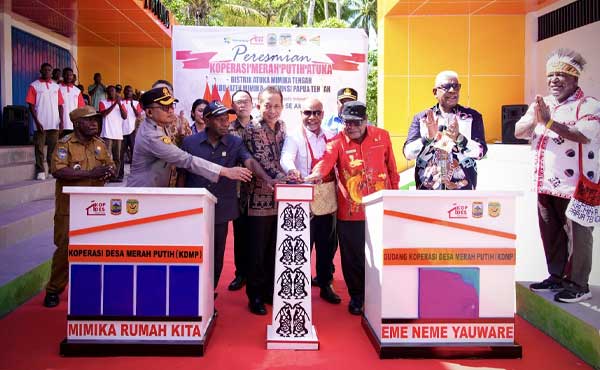 Gubernur Papua Tengah Apresiasi Pemkab Mimika Perkuat Ekonomi Masyarakat Berbasis Koperasi 2 Pemrpov PT Peresmian Kopdes Atuka2